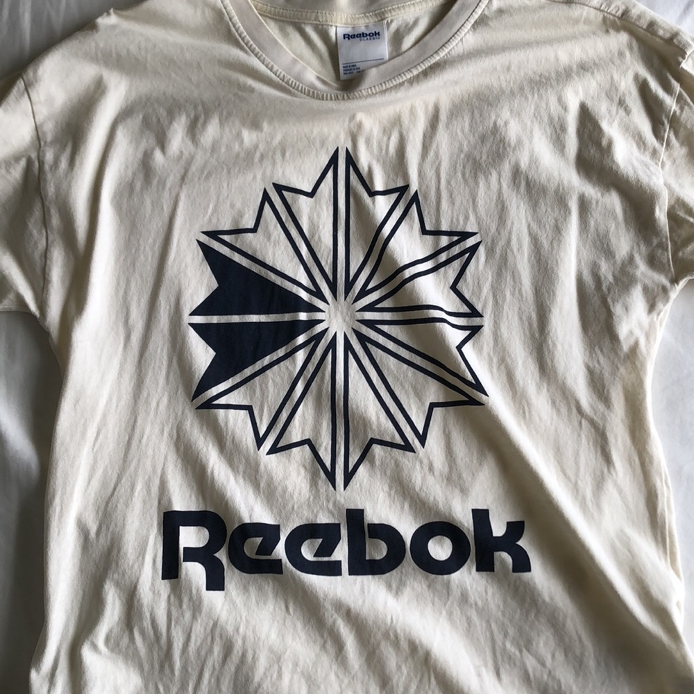 Vintage Reebok tee - Picture 3 of 4